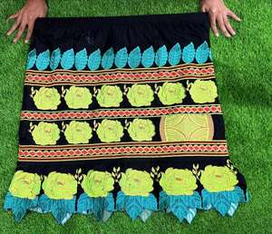 Faldas Plisadas Bordadas de Estilo Micronésico Único, Venta al por Mayor, Alta Calidad, Bordado Polinesio, para Mujer - Product Image 1