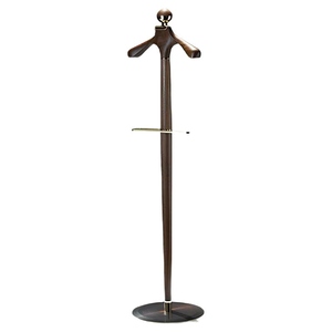 Nuevo diseño de perchero de pie de madera oscura con base redonda, de metal, para ropa, de lujo, para dormitorio, con opción personalizada. - Product Image 2