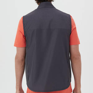 Vestes d'été fines et respirantes personnalisées en gros pour hommes, vestes coupe-vent sans manches pour la course à pied, vestes de course pour hommes - Product Image 4