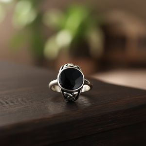 แหวนดีไซน์เนอร์สุดหรูประดับด้วยแบล็คออนิกซ์ (7.8 กรัม) - Product Image 3