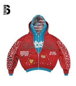 Sweat à capuche personnalisé avec broderie appliquée effet vieilli, délavage à la pierre, impression par transfert thermique, coupe oversize, double capuche zippée, couleur unie 100% coton - Product Image 2