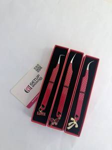 Pince à cils courbée à 90 degrés rouge en acier inoxydable avec pointe en fibre lisse, antidérapante, pour une préhension parfaite, outil pour extensions de cils, modèle papillon - Product Image 3