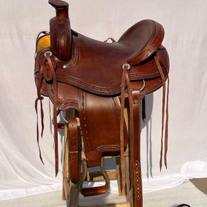 Ensemble de selle en cuir western en bois de qualité supérieure |   Kit d'attelage pour l'équitation en acier inoxydable, gravé à la main, avec motifs Barrel Racing et ensemble de tack offert - Product Image 1