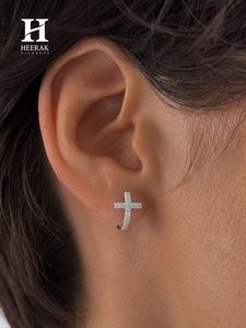 Pendientes de Aro con Diseño de Cruz de Oro de 14K y Diamantes, Fabricante de Joyería Fina de Lujo - Product Image 3