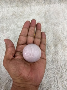 ลูกบอลหยกไฮยาซินธ์สีเทอร์ราคอตต้าโทนอุ่น พร้อมลวดลายแร่ธาตุที่ซับซ้อน ผิวเรียบกลมมน และมีลักษณะตกแต่งที่โดดเด่น - Product Image 4