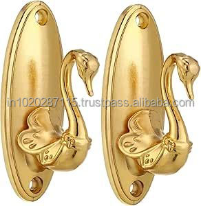 Crochets muraux en laiton détaillés à la main, idéaux pour tout espace mural qui a besoin de charme du vieux monde et d'utilité organisationnelle - Product Image 2