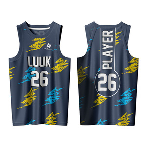 Ensembles d'uniformes de basketball personnalisés pour hommes 100 % polyester imprimés par transfert thermique respirants grandes tailles séchage rapide évacuation de l'humidité - Product Image 1
