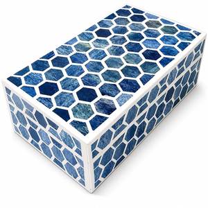 Boîte à bijoux en bois rectangulaire bleu et blanc marocain SOFIYA CRAFT avec couvercle à serrure à clé et design gravé pour le rangement - Product Image 6