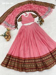 ชุดอินเดียคุณภาพสูงรุ่นล่าสุด ผ้าฝ้ายชานเดรี พร้อมงานทอ ชุดเลเฮนกา โจลี และผ้าคลุมไหล่ ชุดพื้นเมือง ผู้จัดจำหน่ายทั่วโลก - Product Image 5