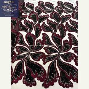 Tissu en dentelle de tulle brodé de perles et de sequins floraux noirs bordeaux de luxe pour robe nigériane Aso Ebi Boubou Kaftan - Product Image 5