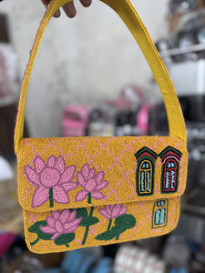 Sacs à main en coton durable de style bohème pour femmes indiennes, conçus par des designers, avec des perles du zodiaque, sacs de soirée, sacs de shopping - Product Image 5