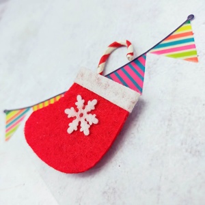 Miniatures de maison de poupée à l'échelle 1:12, chaussettes de Noël en feutre avec cannes en sucre - Product Image 4