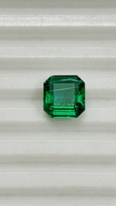 Émeraude Verte Naturelle Taille Émeraude 4,60 carats Pierre Précieuse Libre de Zambie Certifiée IGI Qualité AAA+ pour la Fabrication de Bijoux - Product Image 6