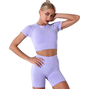 ชุดโยคะไร้รอยต่อสำหรับผู้หญิง ชุดออกกำลังกาย 2 ชิ้น เสื้อครอปแขนสั้นพร้อมกางเกงวิ่งขาสั้นเอวสูง ชุดออกกำลังกายระบายอากาศได้ดี - Product Image 3