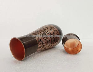 Botella de agua de cobre con estilo premium Diseño duradero para la Hidratación Diaria de bienestar y la opción de regalo perfecta al mejor precio - Product Image 4