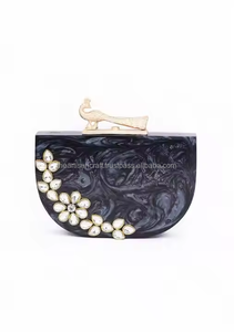 Sac à main de soirée de luxe personnalisé en résine, fait main, design traditionnel, pour femmes - Product Image 5