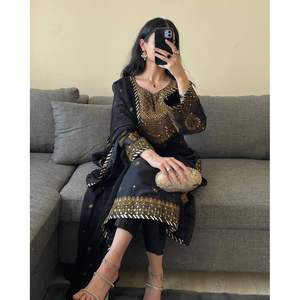 DESIGNER GEORGETTE FIL SEQUENCE TRAVAIL HAUT BAS AVEC DUPATTA NOIR - Product Image 1