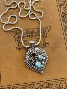 Élégant Pendentif Bali Vintage Doré Multi-Pierres Précieuses en Argent Sterling 925 avec Larimar, Quartz, Tourmaline et Pierre de Lune – Bijou de Fiançailles - Product Image 4