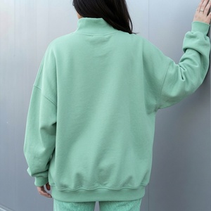 Sudadera Oversize de Cuello Alto para Mujer, Color Verde Menta Sólido, con Gráfico Trackstar, Casual, Manga Larga, Invierno, Estilo Urbano - Product Image 2
