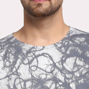 เสื้อยืดคอกลมแขนสั้นพิมพ์ลายสำหรับผู้ชาย ทรงเข้ารูป ผ้าถัก ระบายอากาศได้ดี สวมใส่สบาย ลายสีเทา - Product Image 3