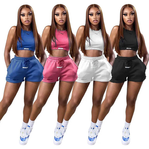 Ensemble décontracté deux pièces sans bretelles pour femme, personnalisé OEM/ODM avec logo, en maille unie de polyester et coton, coupe courte et jambe large, idéal pour l'été - Product Image 1
