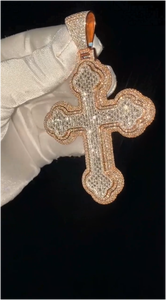 สร้อยคอจี้รูปกางเขนขนาดใหญ่แบบฮิปฮอป ชุบเงินและโรสโกลด์สองสี ประดับเพชรโมอิสซาไนต์เต็มเม็ด สำหรับวันครบรอบทางพุทธศาสนา - Product Image 2