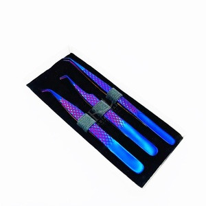 Pince à épiler pour extensions de cils en acier inoxydable plaqué plasma bleu, poignée diamant, 3 pointes différentes et emballage en boîte cartonnée, ensemble de pinces. - Product Image 2