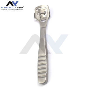 Râpe à pieds de haute qualité pour éliminer les callosités, avec manche en acier inoxydable, pour des pieds lisses et doux - Product Image 5