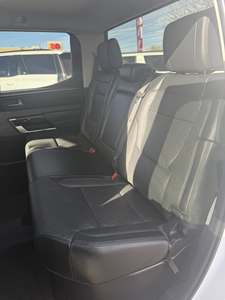 Toyota Tundra Limited CrewMax 2023 Usada con Caja de 5.5' - Product Image 5