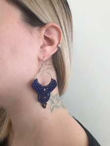 Boucles d'oreilles pendantes macramé vintage de qualité supérieure, avec perles en laiton plaqué argent, faites à la main, tendance, pour mariage - Product Image 3