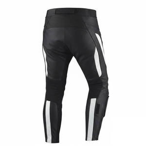 Pantalon en cuir pour motard élégant pour homme - Pantalon de motard à coupe flexible avec plusieurs poches, design moderne et slim, protection CE - Product Image 4