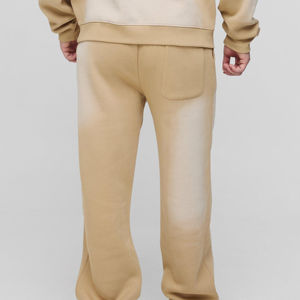 Conjunto de chándal personalizado de alta calidad: Sudadera con capucha con cremallera y pedrería, y pantalones de chándal acampanados con lavado ácido. - Product Image 6