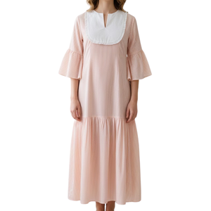 Robe d'été décontractée rose imprimée sans manches longueur genou pour femme, avec bretelles croisées au cou et motifs personnalisés uniques, collection 2025 - Product Image 5