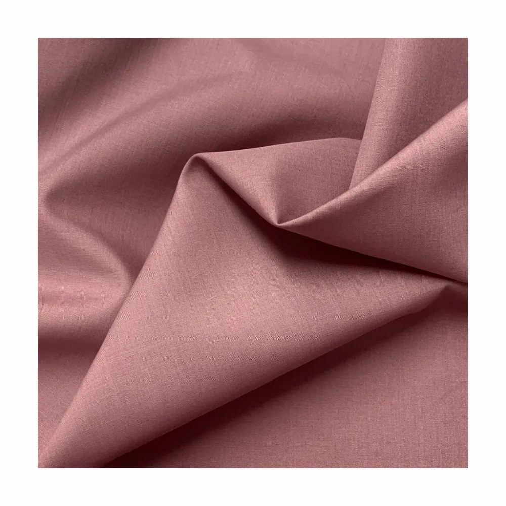 Le tissu polyester de qualité supérieure résiste à la décoloration, maintenant son intensité de couleur vibrante au fil du temps