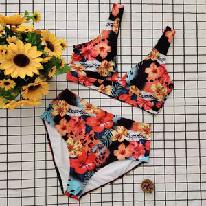 Conjunto de bikini con estampado floral para mujer, top halter, parte inferior de cintura alta, traje de baño elástico - Product Image 1