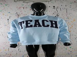 Sudadera TEACH SKY BLUE con cuello alto, 100% azul marino, con apliques bordados, cuello ancho, CLUSH SPORTS - Product Image 4