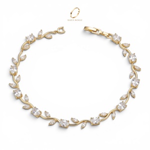 Bracelet jonc unisexe tendance en alliage de cuivre plaqué or 18 carats avec zircon et pierre blanche, motif tulipe, idéal pour anniversaire - Vente en gros - Product Image 1