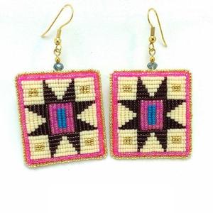Boucles d'oreilles pendantes ethniques tendance en perles de verre brodées à la main, style irrégulier, luxe léger, pour femmes, mariage, fête, célébrations - Product Image 5