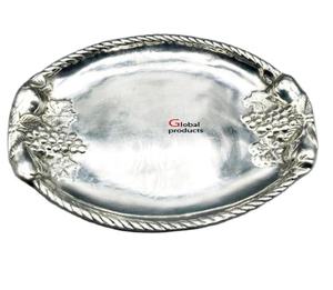 Plato de servicio de aspecto grabado con acabado plateado de calidad estándar para restaurante y bar de hotel - Product Image 1