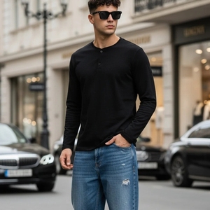 Camiseta de lana merino con cuello redondo, informal, personalizada, de la marca Solar Wool Factory, para hombre, para primavera y otoño. - Product Image 3