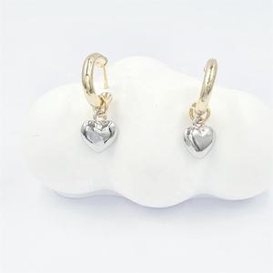 2024 dernières boucles d'oreilles créoles plaquées or en alliage de zinc durable et matériel en laiton bijoux de fête à la mode - Product Image 4