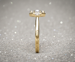 Anillo de Compromiso con Diamante Cultivado en Laboratorio Stonewels, con Halo Hexagonal y Piedras Laterales Trilliant, Engastado en Oro Certificado para Novia - Product Image 4