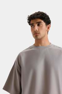 Camiseta Oversize para Hombre, Algodón Grueso, Corte Holgado, Hombros Caídos, Estilo Urbano, Lisa, con Logotipo Personalizado, Venta al Por Mayor - Product Image 2