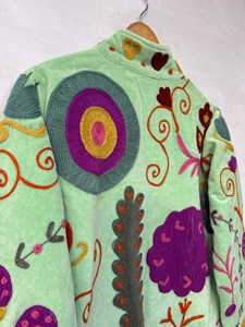 Chaqueta larga vintage de terciopelo verde menta Suzani bordada con diseño floral, manga larga, ropa de abrigo de invierno para mujer - Product Image 5