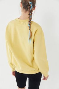 Sweat-shirt jaune à col rond pour femme avec imprimé de personnage, en coton, décontracté, à manches longues, pour l'automne - Product Image 2