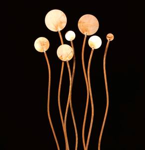 Piquet de jardin en métal contemporain en forme de fleur, sculpture artistique décorative d'extérieur - Product Image 6