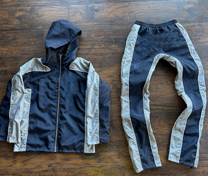 ชุดวอร์มไนลอนออกแบบเองสำหรับขี่มอเตอร์ไซค์ กันน้ำ ระบายอากาศได้ดี ป้องกันการกระแทก ชุดนักขี่มอเตอร์ครอส เสื้อผ้าเพื่อความปลอดภัยสำหรับนักขี่มอเตอร์ไซค์ สวมใส่สบาย - Product Image 1