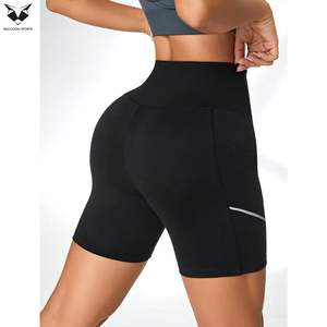 Shorts de compression athlétiques taille haute pour femmes avec poches, coupe ajustée, séchage rapide, pour yoga, entraînement et course à pied - Product Image 3