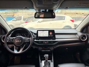 Clean White Used 2022 K3 Cerato Used Sedan White Left Hand <b>Drive</b> 1.6L Economic Durable Petrol Automatic Leather Seats - Product Image 3