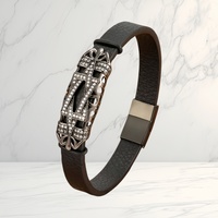 Bracelet élégant en cuir avec breloque étoile de David en acier inoxydable et zircon, personnalisable, bijou décontracté et tendance, en stock - Vente en gros MenneM